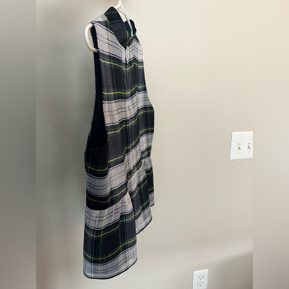 J. Crew | Sleeveless Peplum
Gilded Highland Tartan Plaid, Large - Picture 6 of 10